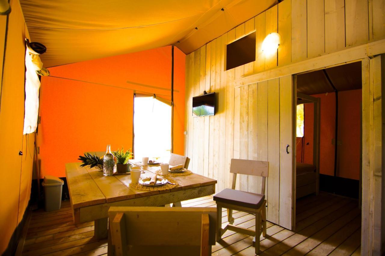 Grande Glamping Hotel Biograd Na Moru Eksteriør billede