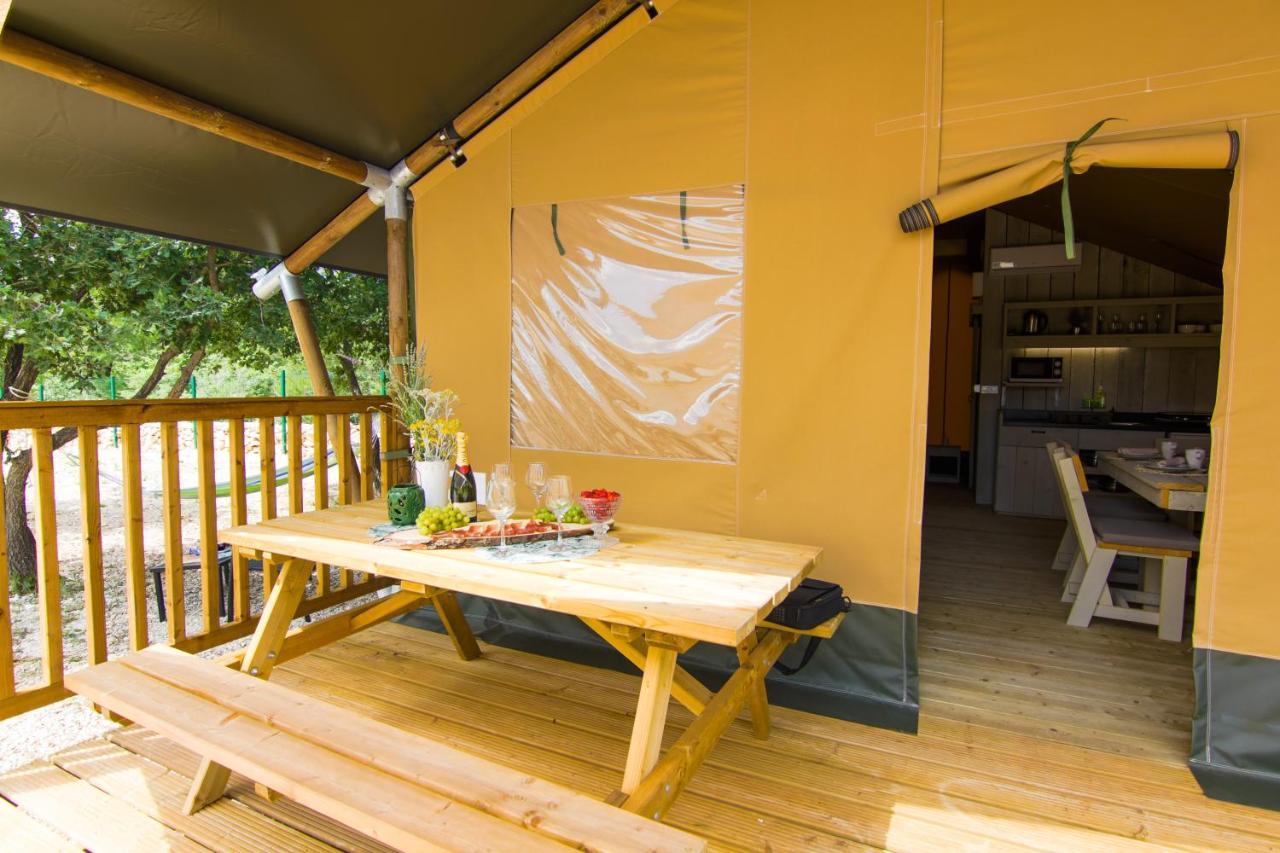 Grande Glamping Hotel Biograd Na Moru Eksteriør billede