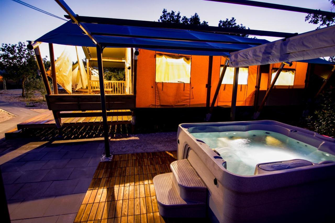 Grande Glamping Hotel Biograd Na Moru Eksteriør billede