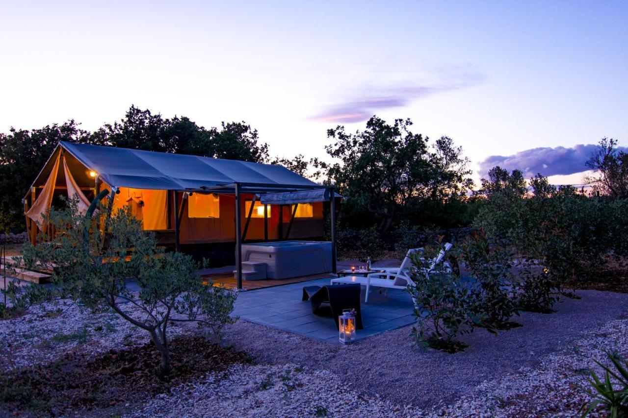Grande Glamping Hotel Biograd Na Moru Eksteriør billede