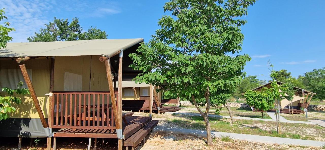 Grande Glamping Hotel Biograd Na Moru Eksteriør billede