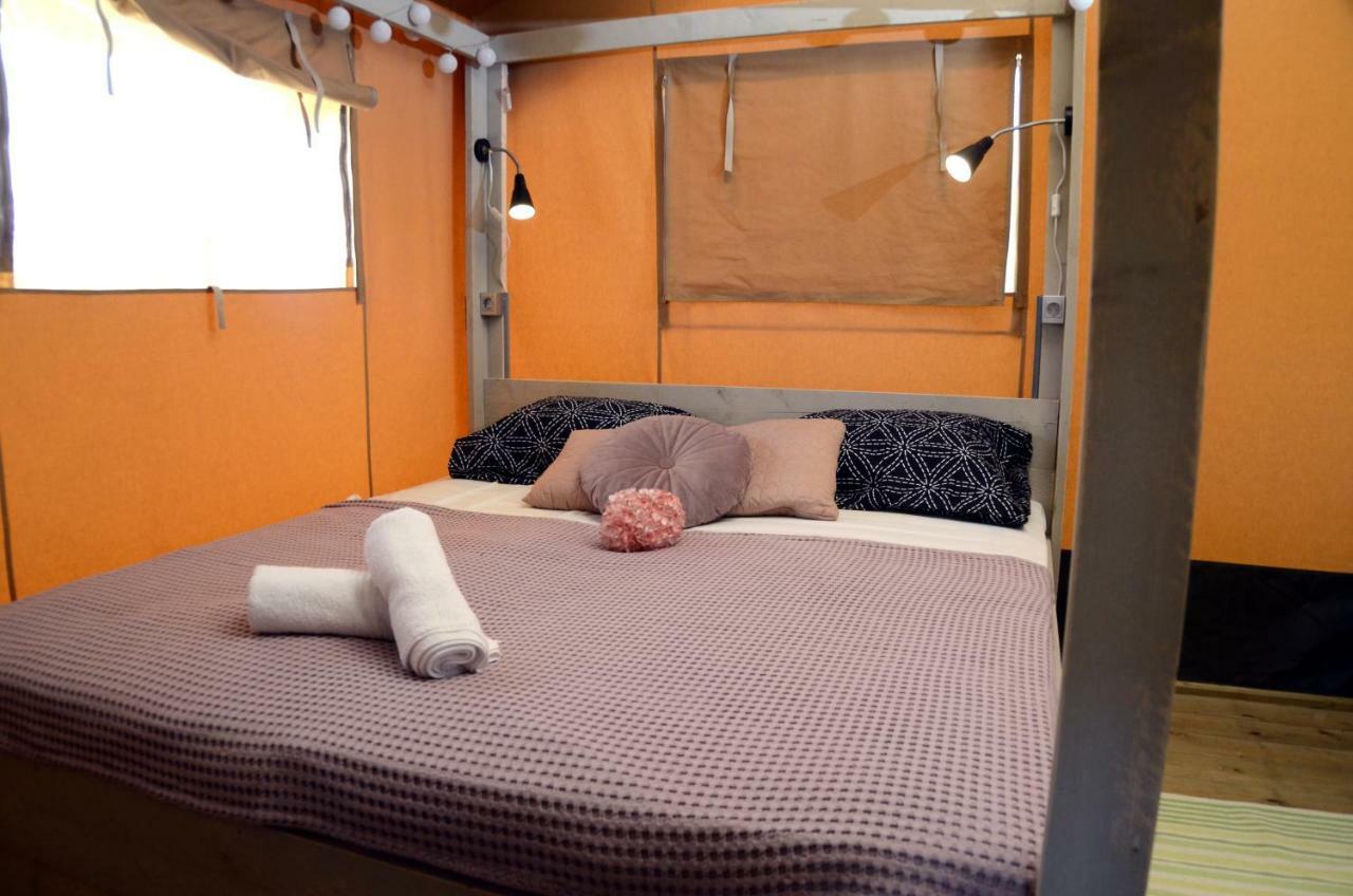 Grande Glamping Hotel Biograd Na Moru Eksteriør billede